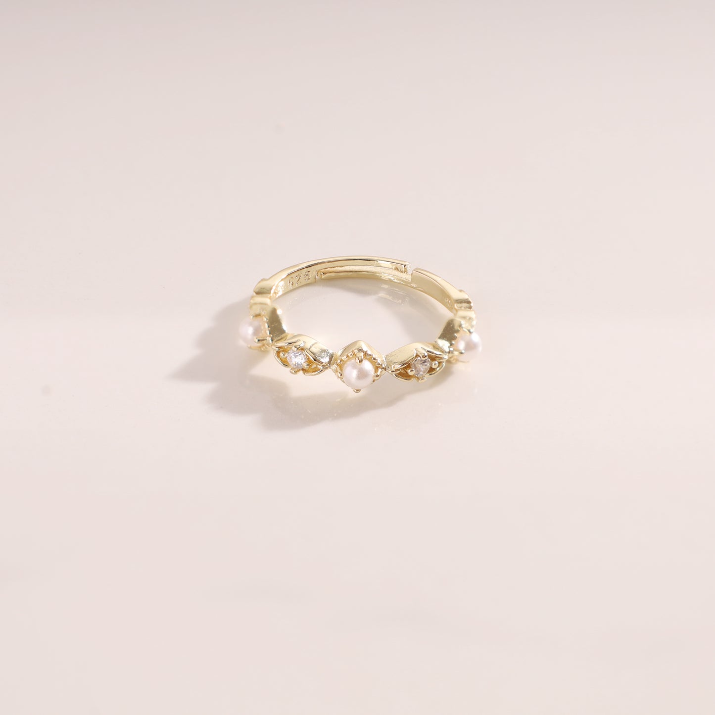 Elegance Pearl Ring